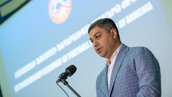 Артур Ванецян на внеочередном собрании Федерации футбола Армении (ФФА) - Sputnik Արմենիա