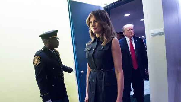 Президент и первая леди США Дональд и Мелания Трамп покидают зал Генеральной Ассамблеи ООН после того, как президент выступил на ежегодных общих прениях (25 сентября 2018). Нью-Йорк - Sputnik Արմենիա