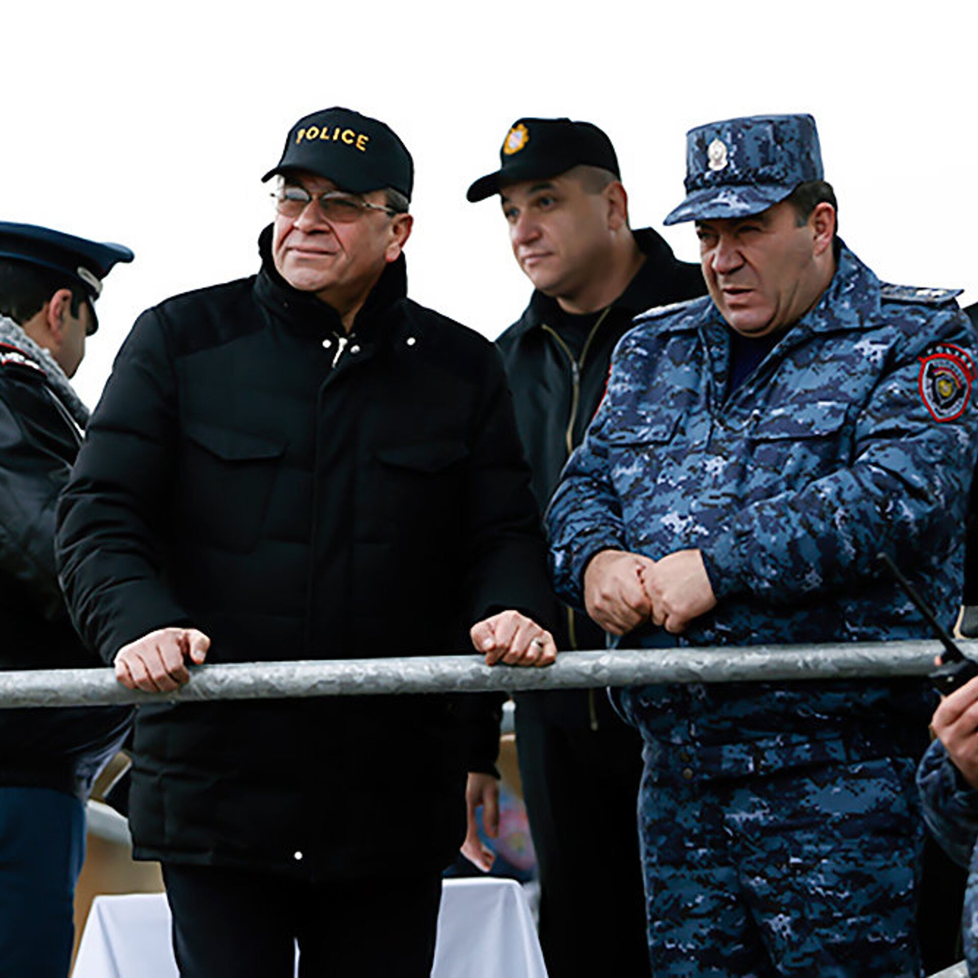 Гаспарян на спутнике сегодня. Владимир Гаспарян. Владимир Гаспарян начальник полиции. Владимир Гаспарян жена. Владимир Гаспарян начальник полиции семья.