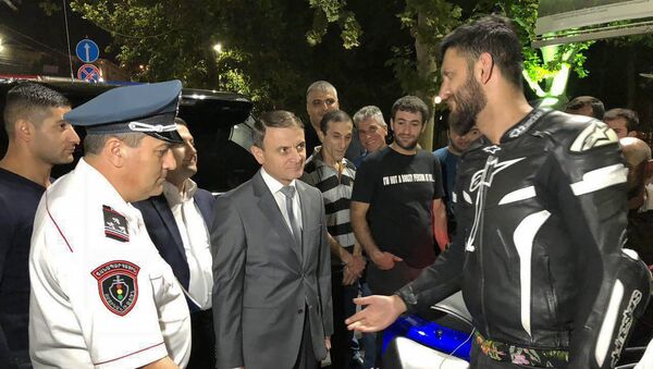 Начальник полиции Валерий Осипян встретился с байкерами (3 октября 2018). Еревaн - Sputnik Армения