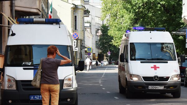Автомобили скорой помощи и полиции на улице Москвы. - Sputnik Արմենիա