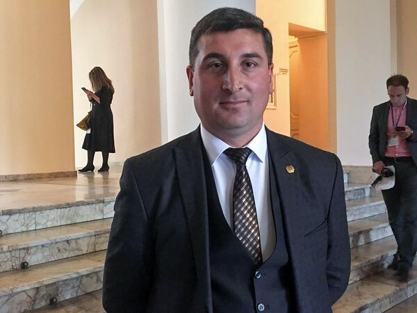 Незаконное отчуждение земель: губернатор Гегаркуника анонсировал громкие разоблачения Незаконное отчуждение земель: губернатор Гегаркуника анонсировал громкие разоблачения - Sputnik Армения
