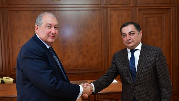 Президент Армении Армен Саркисян принял руководителя фракции РПА Ваграма Багдасаряна (10 октября 2018). Еревaн - Sputnik Армения