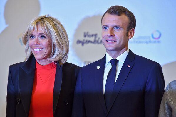 Президент Франции Эммануэль Макрон с супругой Брижит на XVII саммите Франкофонии (11 октября 2018). Еревaн - Sputnik Армения