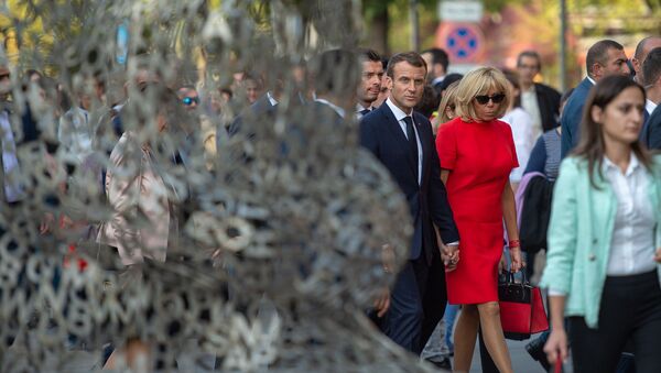 Президент Франции Эммануэль Макрон с супругой Брижит прогулялись по столице (11 октября 2018). Еревaн - Sputnik Արմենիա