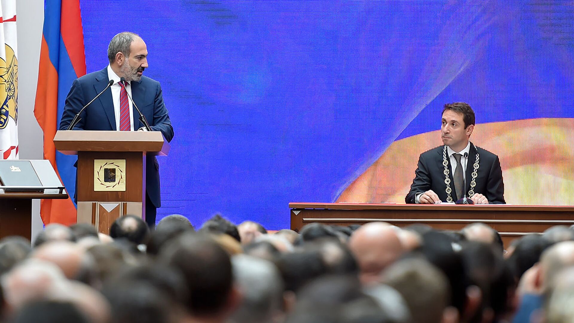 Речь премьер-министра Армении Никола Пашиняна на инаугурации мэра Еревана (13 октября 2018). Еревaн - Sputnik Արմենիա, 1920, 30.06.2021