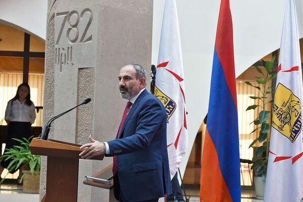 Речь премьер-министра Армении Никола Пашиняна на инаугурации мэра Еревана (13 октября 2018). Еревaн - Sputnik Армения