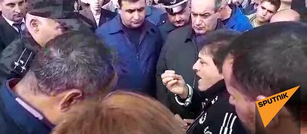 Խոշտանգման կասկածանքով ձերբակալված ոստիկանի մայրը բողոքում է ՀՀ ոստիկանապետի տեղակալ Աղասի Կիրակոսյանին - Sputnik Արմենիա