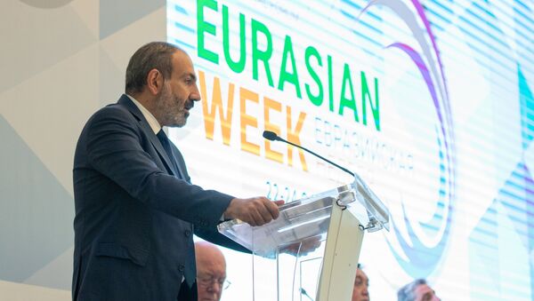 Речь врио премьер-министра Армении Никола Пашиняна на международном форуме Евразийская неделя (22 октября 2018). Еревaн - Sputnik Армения