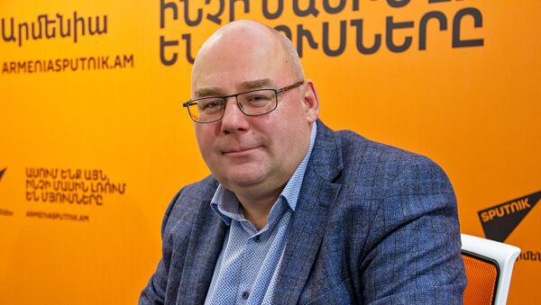 Директор центра Европейско-азиатских исследований Андрей Русаков - Sputnik Արմենիա