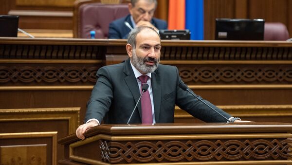 И.о. премьер-министра Никол Пашинян на внеочередном заседании Парламента Армении (24 октября 2018). Еревaн - Sputnik Армения
