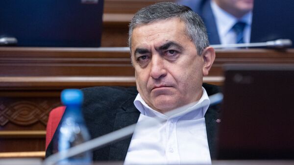 Депутат Армен Рустамян на внеочередном заседании Парламента Армении (24 октября 2018). Еревaн - Sputnik Армения