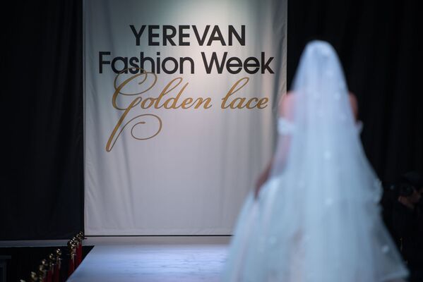 «Մերիդիան» էքսպո կենտրոնում Yerevan Fashion Week նորաձևության շաբաթն էր «Մերիդիան» էքսպո կենտրոնում Yerevan Fashion Week նորաձևության շաբաթն էր - Sputnik Արմենիա