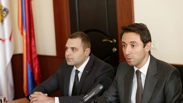 Мэр Еревана Айк Марутян представил аппарату административного района Малатия-Себастия нового руководителя - Sputnik Армения