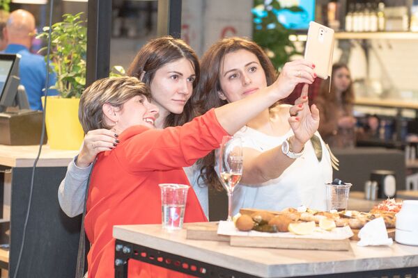 Была бархатной, стала — гастрономической։ революционное завершение Yerevan Food Fest Была бархатной, стала — гастрономической։ революционное завершение Yerevan Food Fest - Sputnik Армения