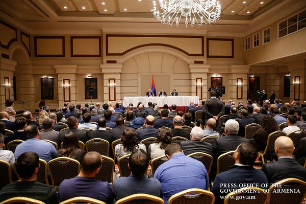 Карта армян мира Пашиняну не поможет, если готовые зарезать корову работать не хотят Карта армян мира Пашиняну не поможет, если готовые зарезать корову работать не хотят - Sputnik Армения