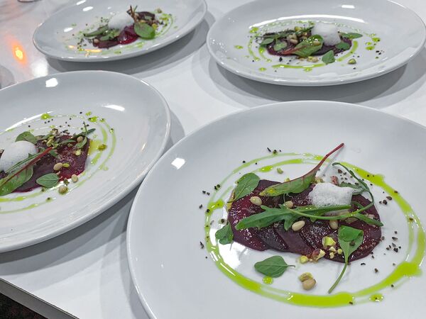 Мистер Черные перчатки: армянский шеф раскрыл секреты молекулярной кухни Мистер Черные перчатки: армянский шеф раскрыл секреты молекулярной кухни - Sputnik Армения