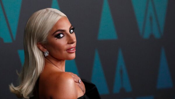 Певица Леди Гага прибывает на Governors Awards 2018 (18 ноября 2018). Голливуд - Sputnik Армения