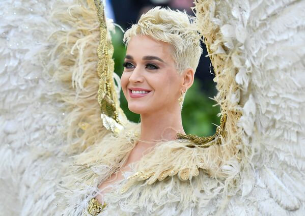 Кэти Перри прибывает на концерт Met Gala 2018 в Музее искусств Метрополитен (7 мая 2018). Нью-Йорк Кэти Перри прибывает на концерт Met Gala 2018 в Музее искусств Метрополитен (7 мая 2018). Нью-Йорк - Sputnik Армения