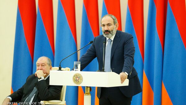 Встреча и.о. премьер-министра Никола Пашиняна и президента Армена Саркисяна с предпринимателями Армении (21 ноября 2018). Еревaн - Sputnik Армения