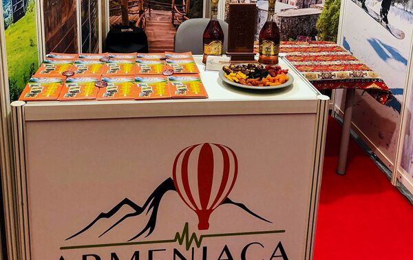 Стенд компании Armeniaca Tour на туристической выставке в Варшаве Стенд компании Armeniaca Tour на туристической выставке в Варшаве - Sputnik Армения