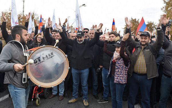 Субботнее шествие Никола Пашиняна (24 ноября 2018). Еревaн - Sputnik Армения