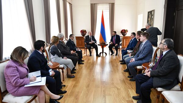 Президент Армен Саркисян принял участников международного круглого стола - дисскуссии 2018: год дружбы для Южного Кавказа (26 ноября 2018). Еревaн - Sputnik Արմենիա