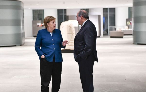 Президент Армен Саркисян встретился с канцлером Германии Ангелой Меркель (28 ноября 2018). Берлин - Sputnik Армения