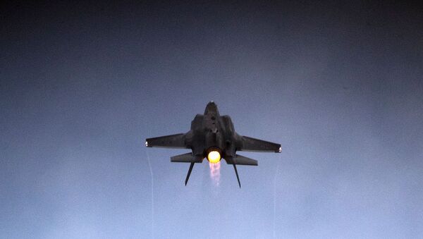Истребитель F-35 Lightning II израильских ВВС на показательных выступлениях в военно-воздушной базе Хатцерим (27 декабря 2017). Пустыне Негев, Израиль - Sputnik Армения