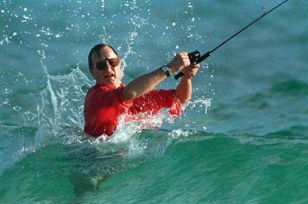 ԱՄՆ նախագահ Ջորջ Բուշը ձկնորսության ժամանակ (նոյեմբերի 12, 1988թ.): Ֆլորիդա նահանգ - Sputnik Արմենիա