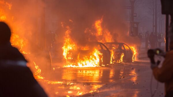 Акция протеста автомобилистов жёлтые жилеты в Париже - Sputnik Արմենիա
