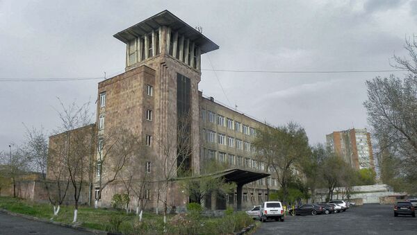 Здание ереванского университета Айбусак - Sputnik Արմենիա