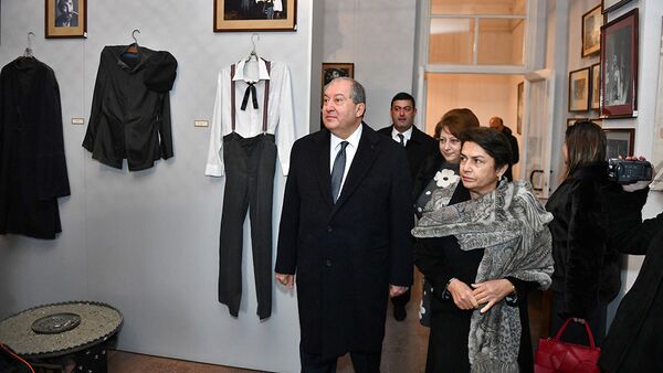 Президент Армен Саркисян с супругой посетили музей Фрунзика Мкртчяна (5 декабря 2018). Гюмри - Sputnik Армения