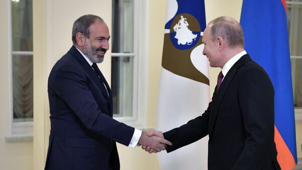И.о. премьер-министра Армении Никол Пашинян и президент России Владимир Путин перед заседанием Высшего Евразийского экономического совета (6 декабря 2018). Санкт-Петербург - Sputnik Армения