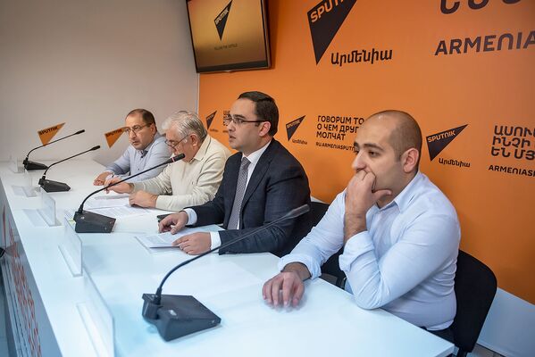 Пресс-конференции команды адвокатов Роберта Кочаряна (7 декабря 2018). Еревaн - Sputnik Армения