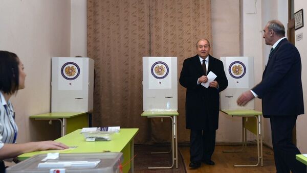 Президент Армен Саркисян на избирательном участке во время голосования (9 декабря 2018). Еревaн - Sputnik Արմենիա