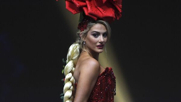 Представительница США во время показа национальных костюмов в рамках конкурса Мисс Вселенная 2018 в Таиланде - Sputnik Армения