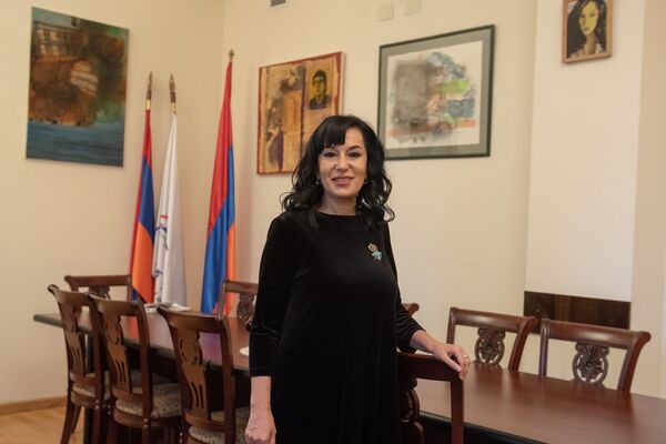 Ճամպրուկային տրամադրություն. ԱԺ–ն ճանապարհում է հին տերերին ու սպասում նորերին Ճամպրուկային տրամադրություն. ԱԺ–ն ճանապարհում է հին տերերին ու սպասում նորերին - Sputnik Արմենիա