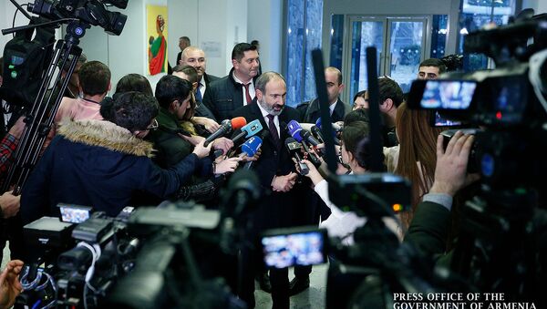 И.о. премьер-министра Никол Пашинян ответил на вопросы журналистов перед встречей с участниками программы НерУж (19 декабря 2018). Дилижан - Sputnik Արմենիա
