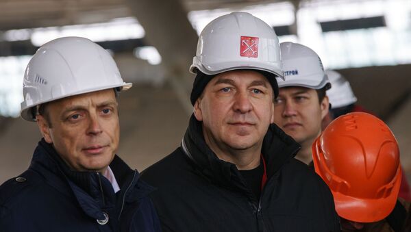 Заместитель губернатора Санкт-Петербурга Игорь Албин во время посещения стадиона Зенит-Арена (5 апреля 2016). Санкт-Петербург - Sputnik Армения