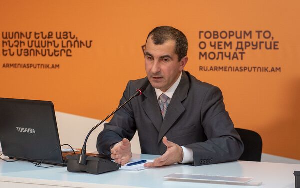 Председатель Центра поддержки потребителей Ашот Мирзоян - Sputnik Армения