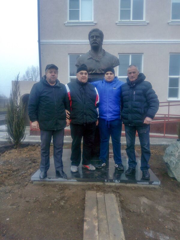 Всенародная любовь: артисту с армянскими корнями Павлу Луспекаеву установили памятник Всенародная любовь: артисту с армянскими корнями Павлу Луспекаеву установили памятник - Sputnik Армения
