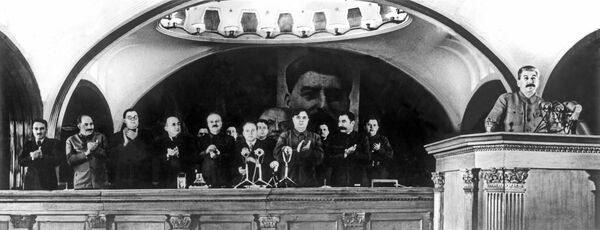 Народ хоронил своего врага - какую роль сыграл Берия в судьбе Микояна и Ханджяна Народ хоронил своего врага - какую роль сыграл Берия в судьбе Микояна и Ханджяна - Sputnik Армения