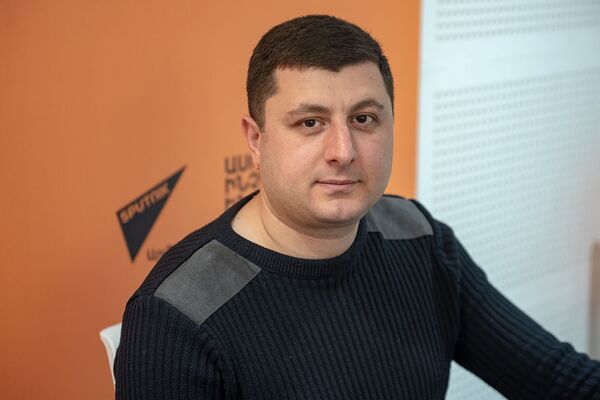 Вокруг Карабаха затишье, но все может измениться в любой момент — Тигран Абрамян Вокруг Карабаха затишье, но все может измениться в любой момент — Тигран Абрамян - Sputnik Армения