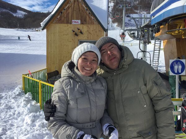 Ардан с женой и сыном приехали в Цахкадзор из Казахстана Ардан с женой и сыном приехали в Цахкадзор из Казахстана - Sputnik Արմենիա