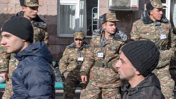 Новобранцы в республиканском сборном пункте в первый день зимнего призыва (8 января 2019). Еревaн - Sputnik Արմենիա
