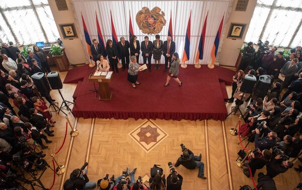 Церемония вручения мандатов депутатам Национального Собрания Армении 7-го созыва (10 января 2019). Еревaн - Sputnik Армения