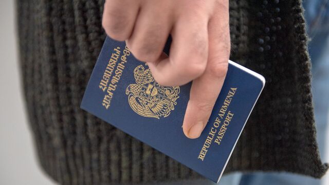 Гражданин с паспортом Армении - Sputnik Армения, 1920, 02.03.2021