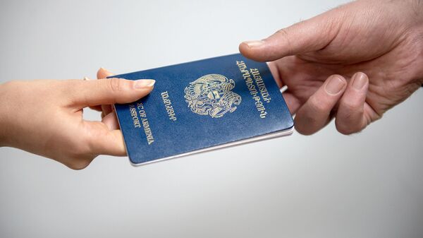 Передача паспорта - Sputnik Армения