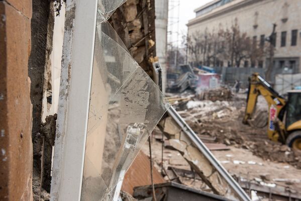 Снос здания проводился в рамках нового проекта “Старый Ереван” Снос здания проводился в рамках нового проекта “Старый Ереван” - Sputnik Армения